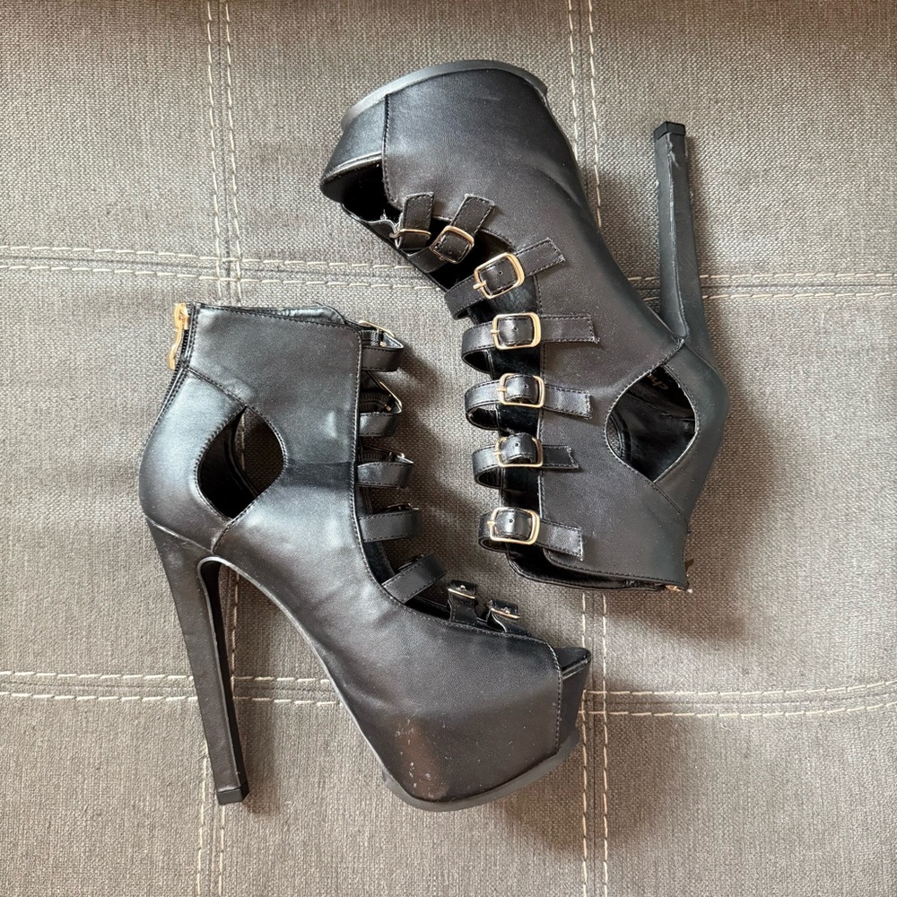 Charlotte Russe faux leather platform stiletto heels with adjustable straps - Picture 5 of 9
